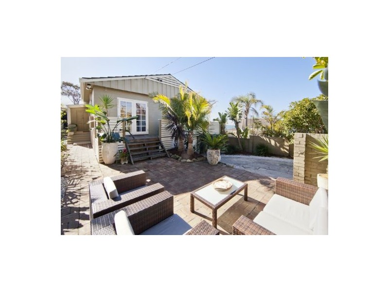 11 Ian Ave, North Curl Curl NSW 2099