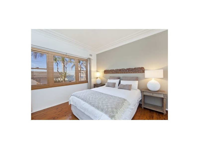 11 Ian Ave, North Curl Curl NSW 2099