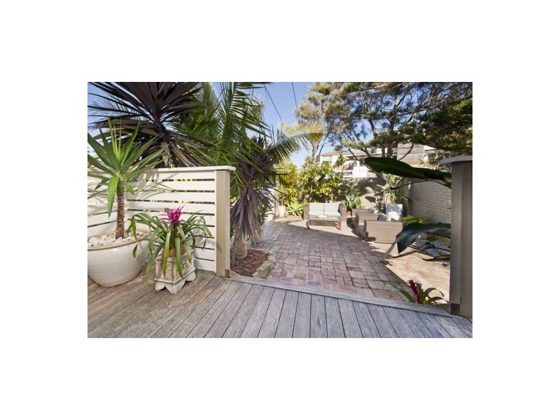 11 Ian Ave, North Curl Curl NSW 2099