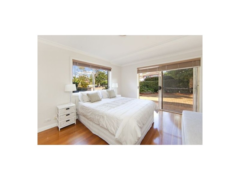 8A Kooloora Avenue, Freshwater NSW 2096