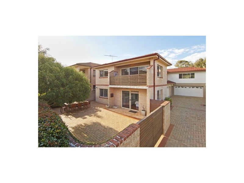 8A Kooloora Avenue, Freshwater NSW 2096