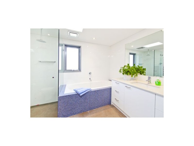 6 Adina Road, Curl Curl NSW 2096