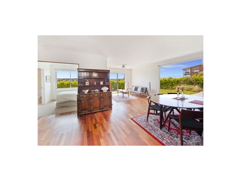 6 Curl Curl Parade, Curl Curl NSW 2096