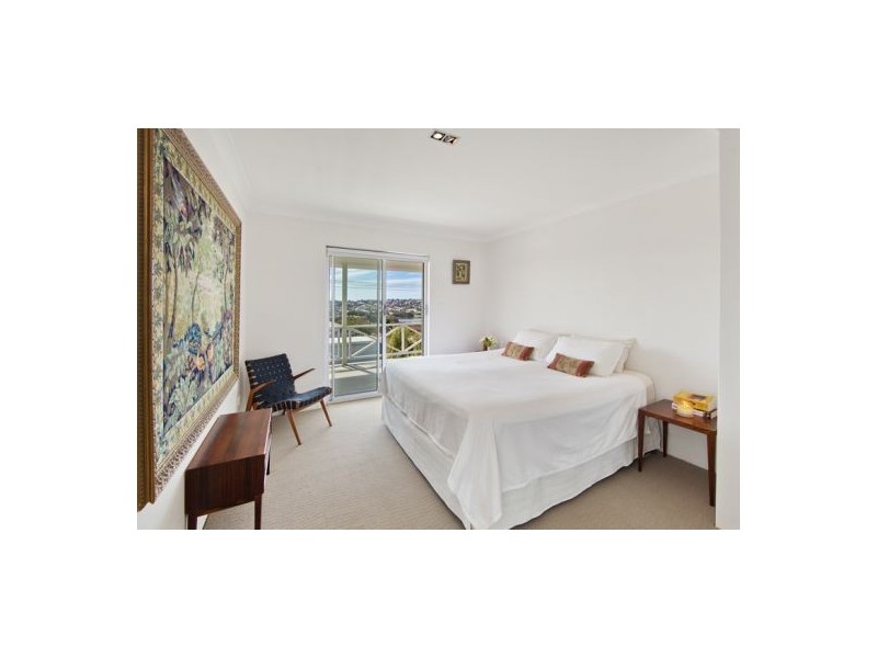 6 Curl Curl Parade, Curl Curl NSW 2096