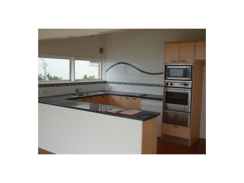 18 Taylor Street, North Curl Curl NSW 2099