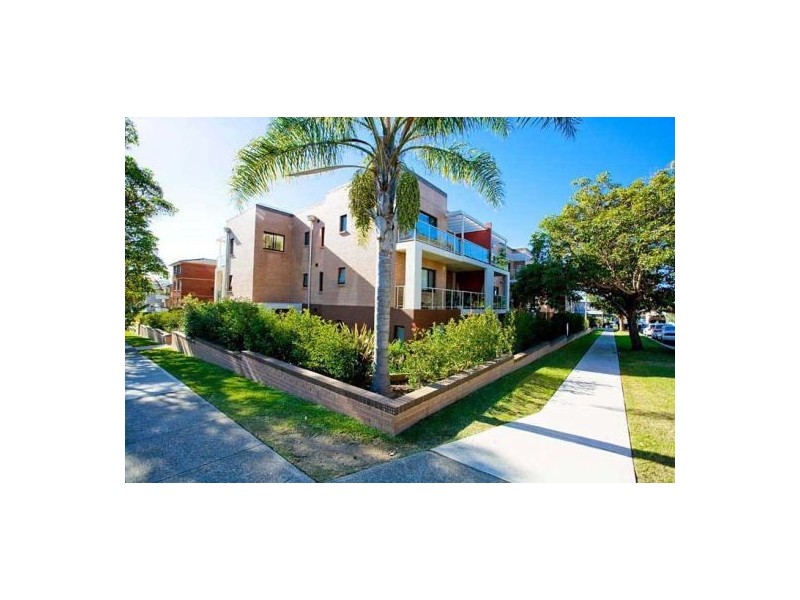 23/10 Hawkesbury Ave, Dee Why NSW 2099