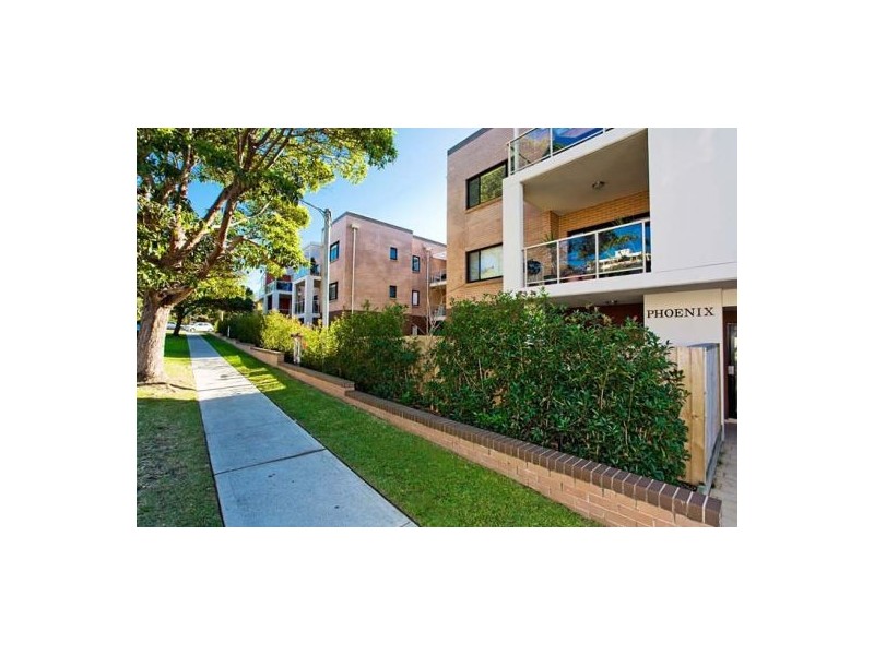 23/10 Hawkesbury Ave, Dee Why NSW 2099