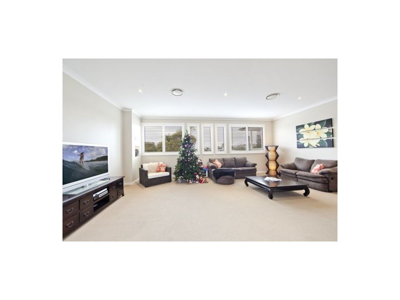 16 Ross Street, North Curl Curl NSW 2099