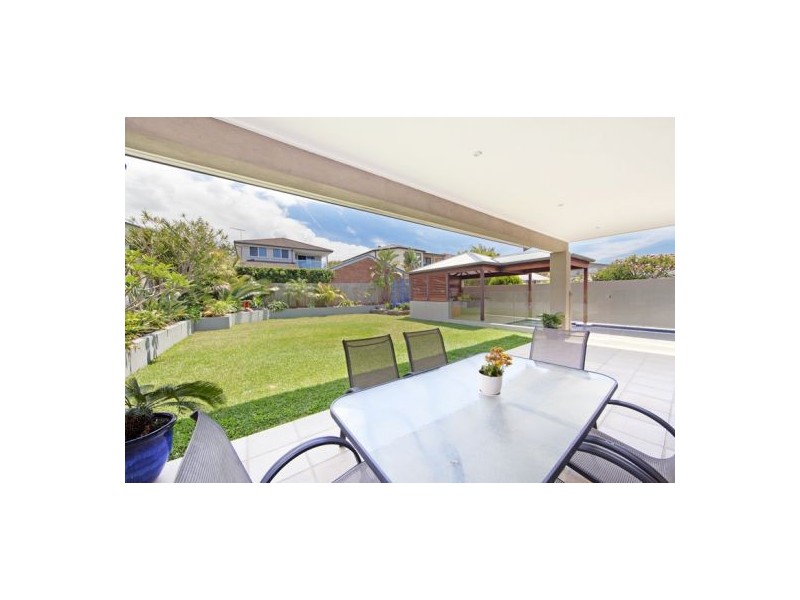 16 Ross Street, North Curl Curl NSW 2099