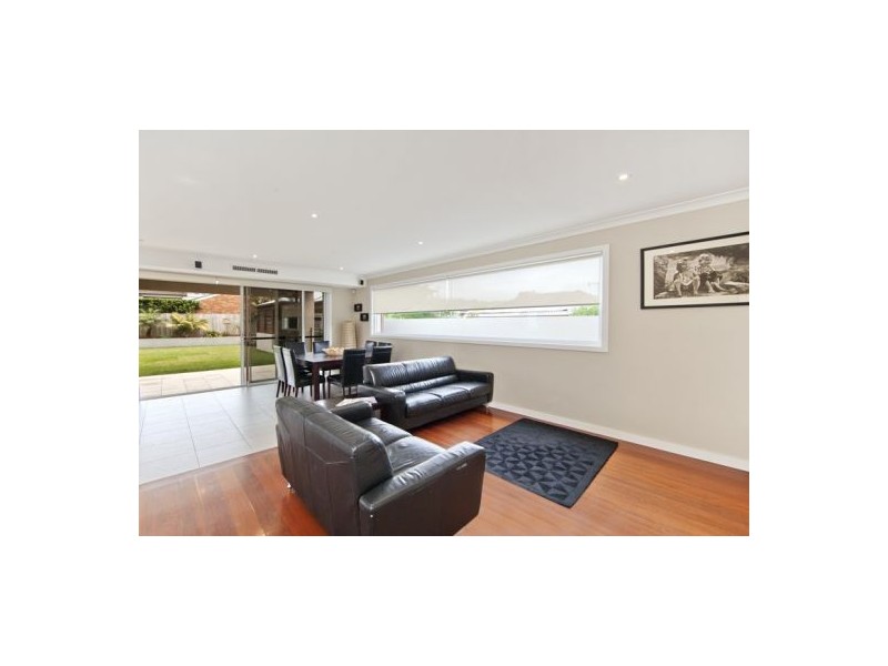 16 Ross Street, North Curl Curl NSW 2099