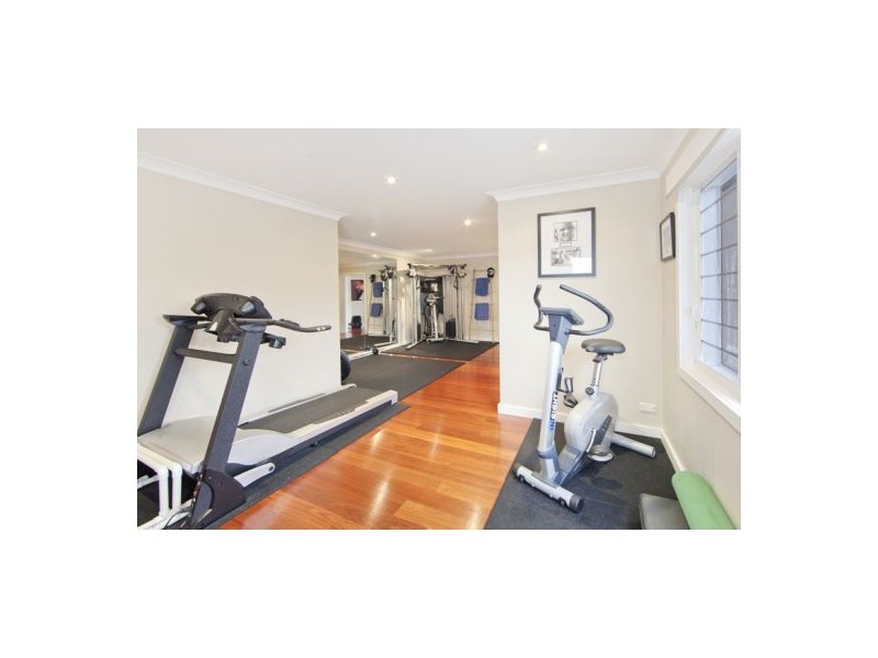 16 Ross Street, North Curl Curl NSW 2099