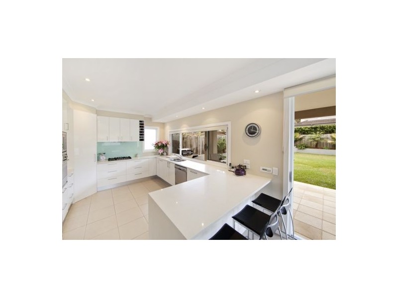 16 Ross Street, North Curl Curl NSW 2099