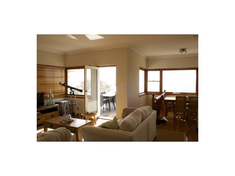 11 Loch Street, Freshwater NSW 2096