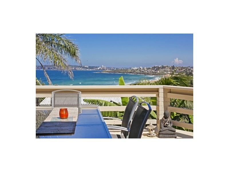 18 Taylor Street, North Curl Curl NSW 2099