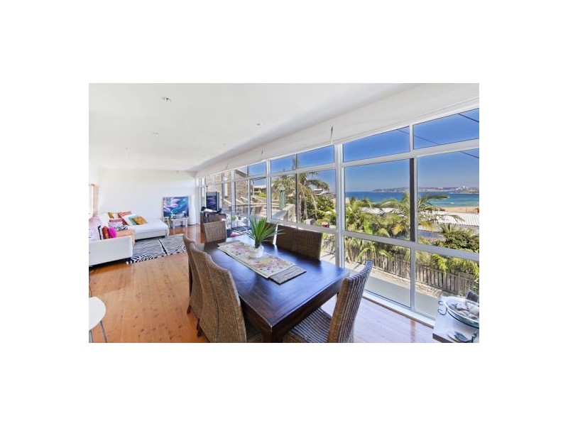 18 Taylor Street, North Curl Curl NSW 2099