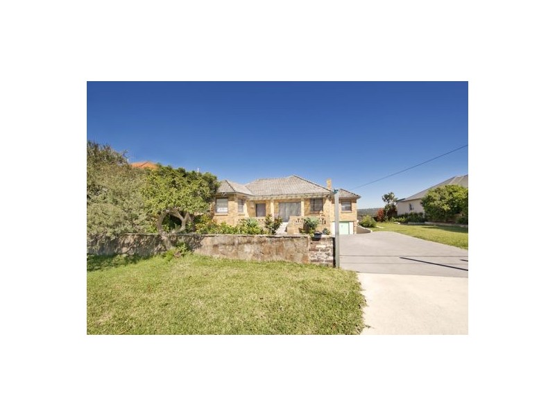 9 Seaview Avenue, Curl Curl NSW 2096