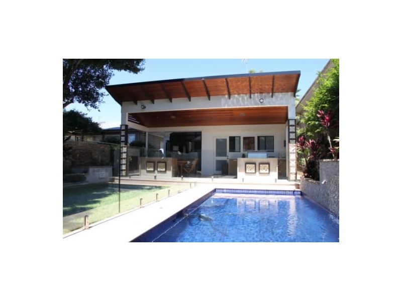 11 Surfers Parade, Freshwater NSW 2096