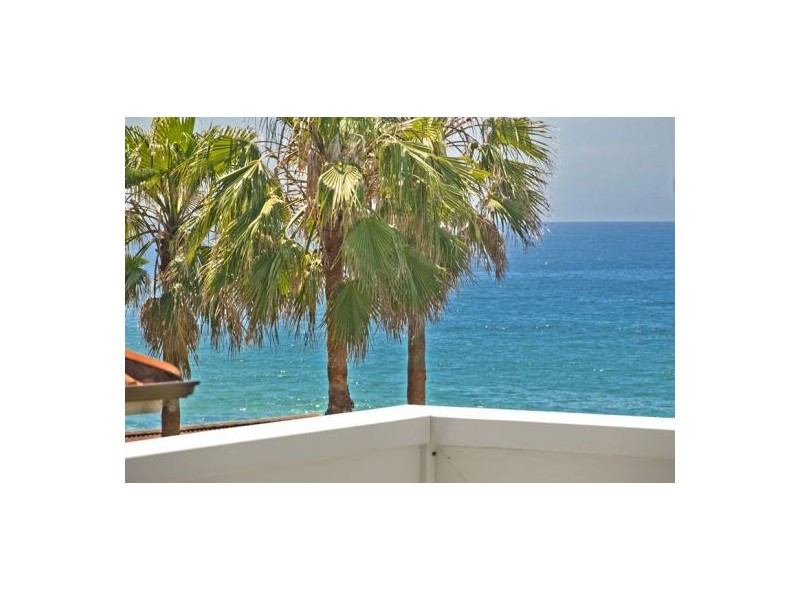 17 Beach Street, Curl Curl NSW 2096