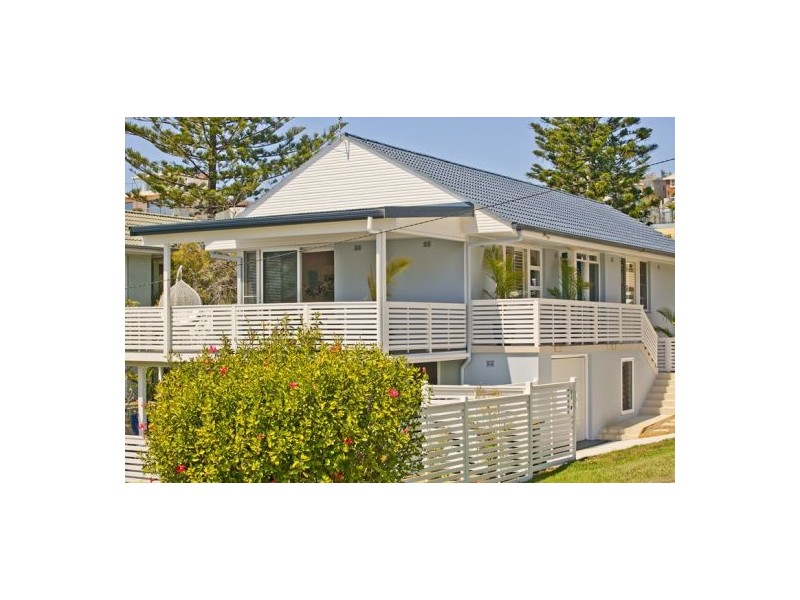 17 Beach Street, Curl Curl NSW 2096