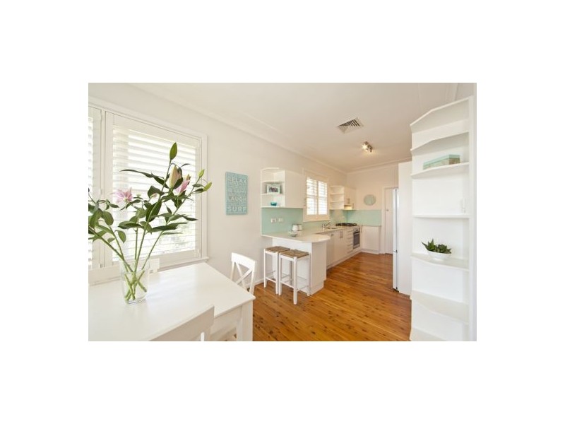 17 Beach Street, Curl Curl NSW 2096