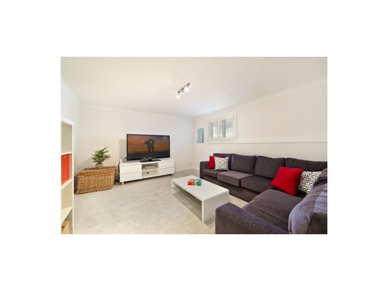17 Beach Street, Curl Curl NSW 2096