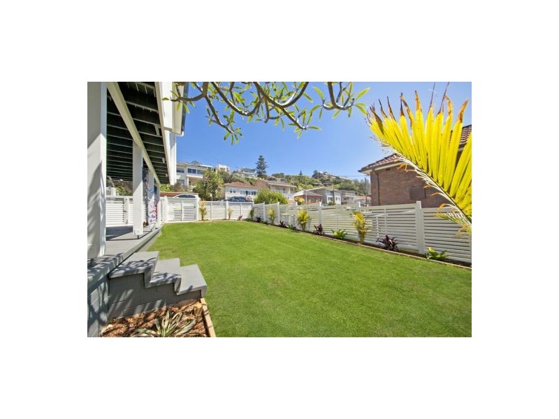 17 Beach Street, Curl Curl NSW 2096