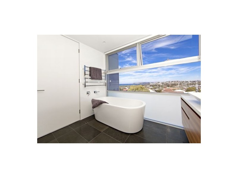 22 Bellevue Parade, North Curl Curl NSW 2099