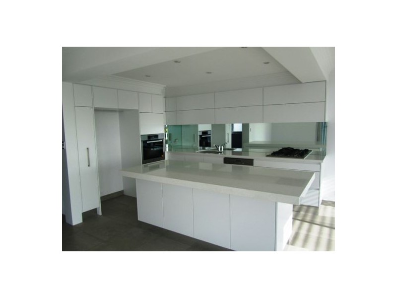 2/69 Undercliff Road, Freshwater NSW 2096