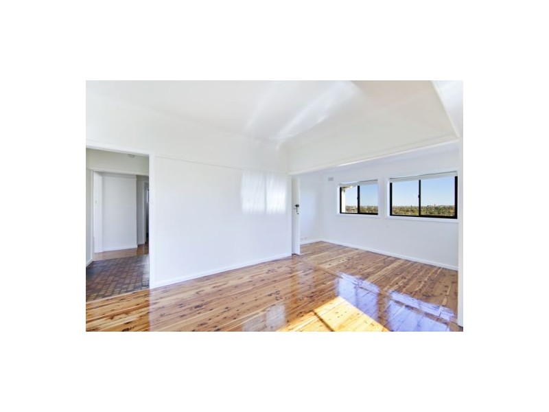 35 Jocelyn Street, North Curl Curl NSW 2099