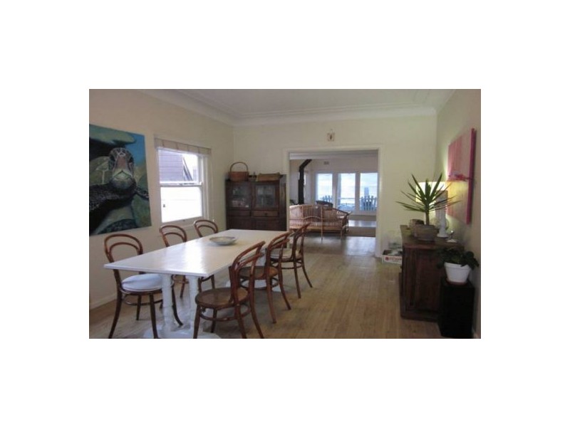 60 Carrington Parade, Curl Curl NSW 2096