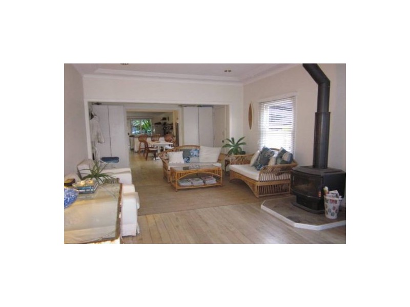 60 Carrington Parade, Curl Curl NSW 2096