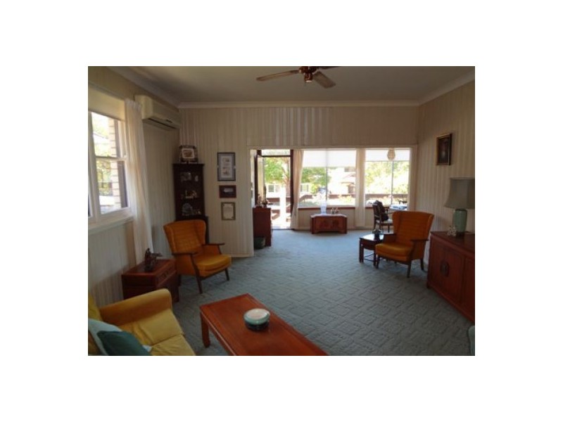 24 Coles Road, Freshwater NSW 2096