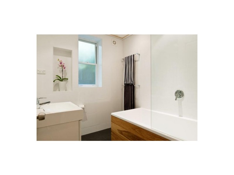 1/6 Elamang Avenue, Kirribilli NSW 2061