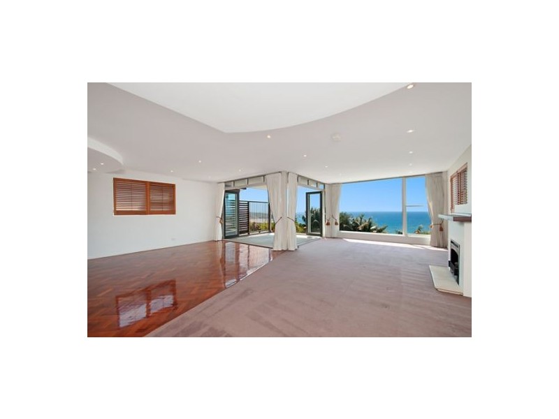 12 Seaview Avenue, Curl Curl NSW 2096