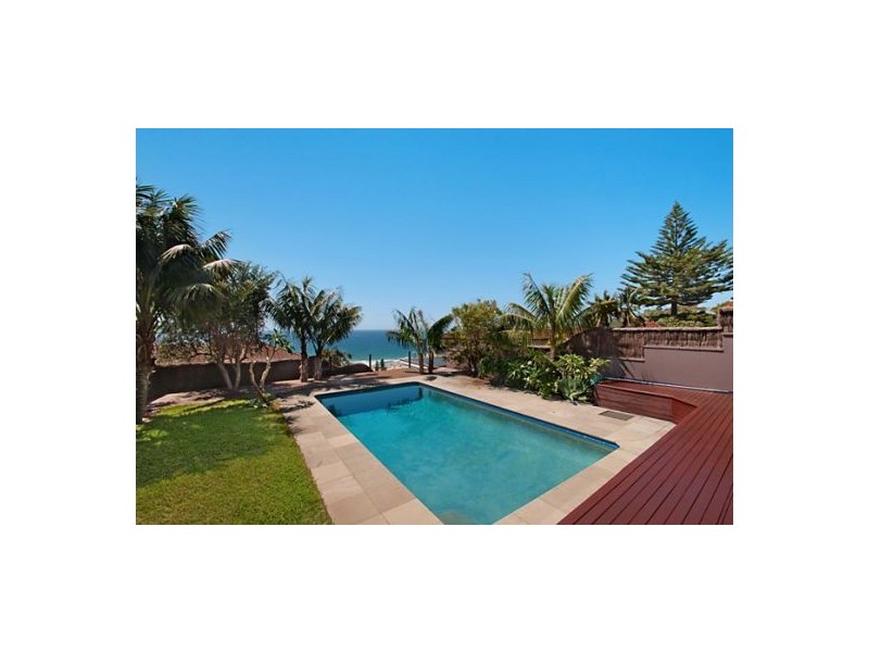 12 Seaview Avenue, Curl Curl NSW 2096