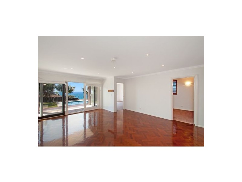 12 Seaview Avenue, Curl Curl NSW 2096