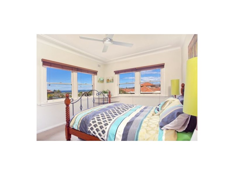 42 Parr Avenue, North Curl Curl NSW 2099