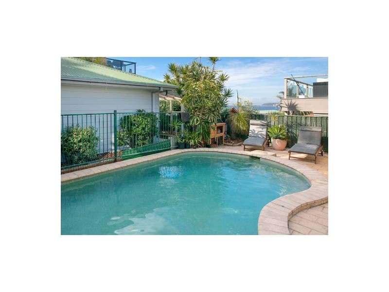 69 Griffin Road, North Curl Curl NSW 2099
