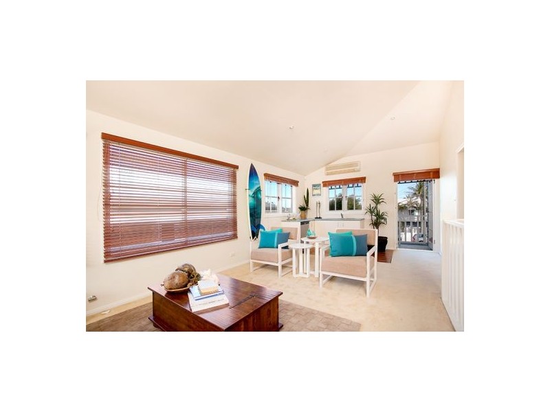 69 Griffin Road, North Curl Curl NSW 2099