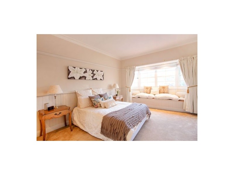 69 Griffin Road, North Curl Curl NSW 2099
