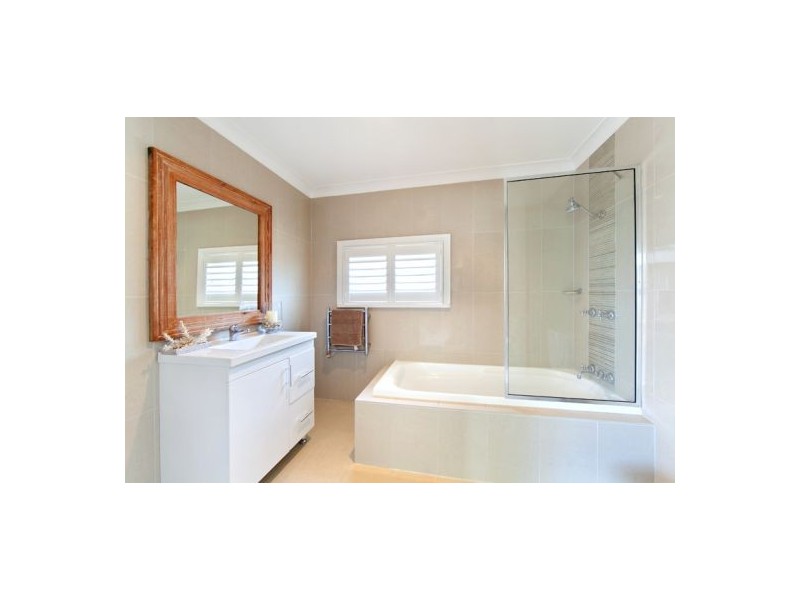 48 Bennett Street, Curl Curl NSW 2096