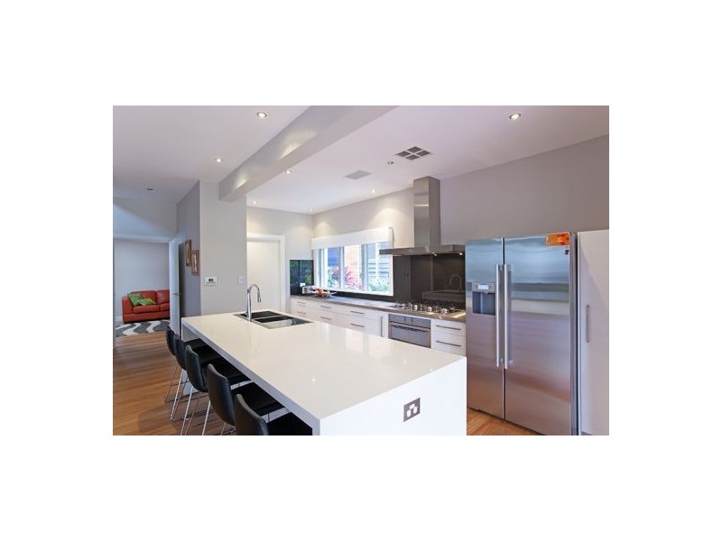 31 Stirgess Avenue, Curl Curl NSW 2096