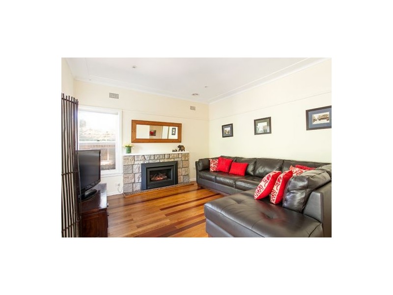 6 Fay Street, North Curl Curl NSW 2099