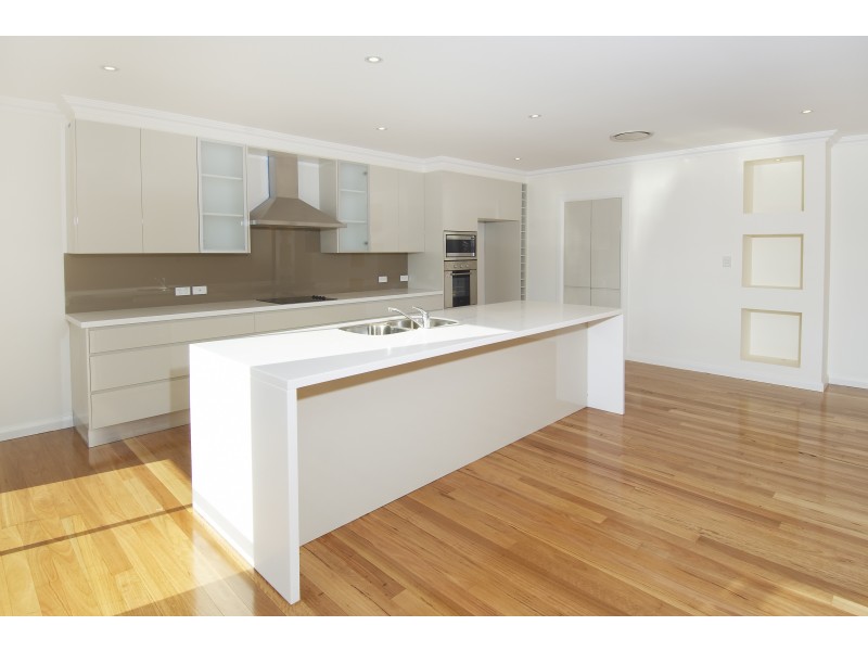 6 Gore Lane, Kirrawee NSW 2232