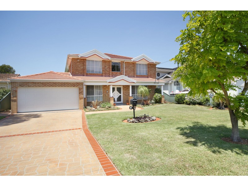 12 Kiwong St, Yowie Bay NSW 2228