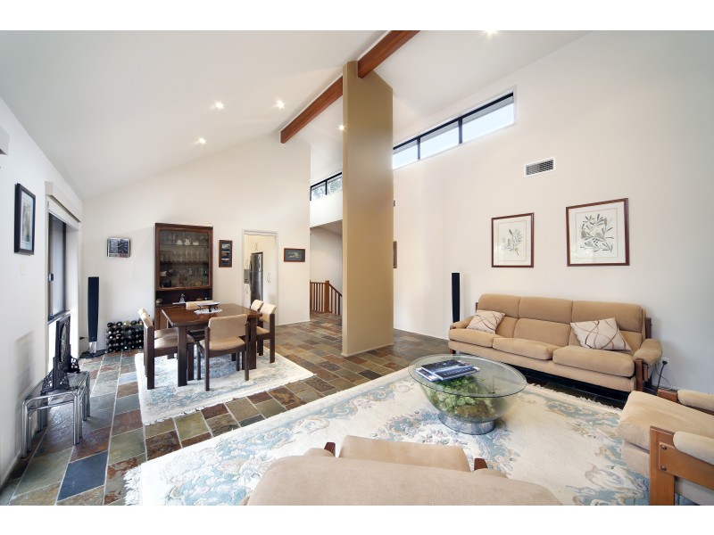 6 Lowry Pl, Woronora Heights NSW 2233