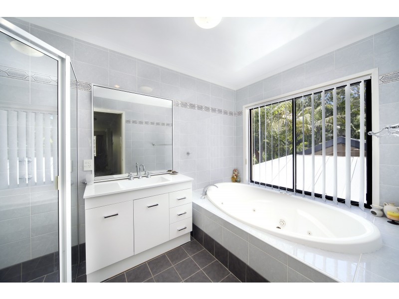 12 Gundawarra St, Lilli Pilli NSW 2229