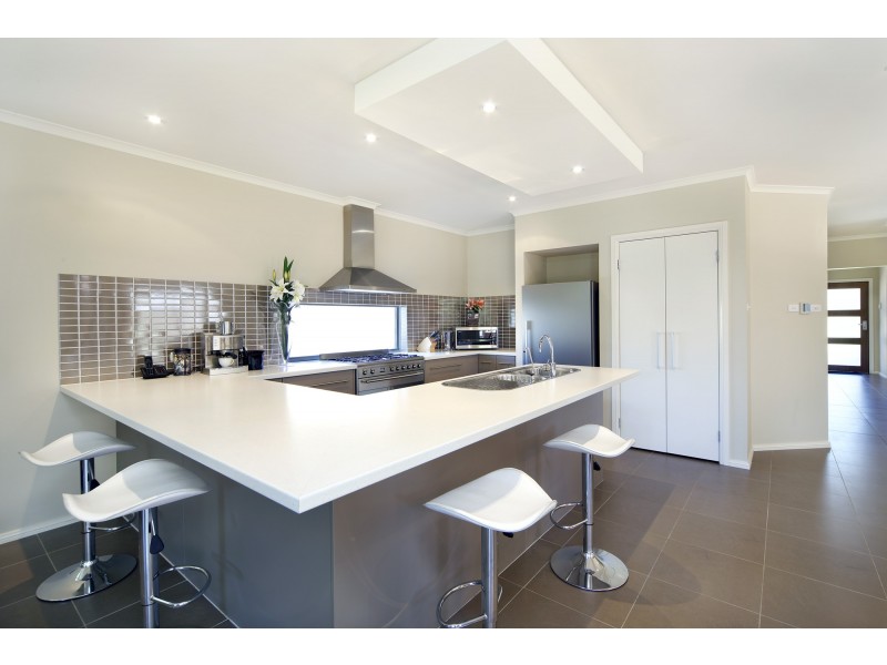 118 Gannons Road, Caringbah NSW 2229