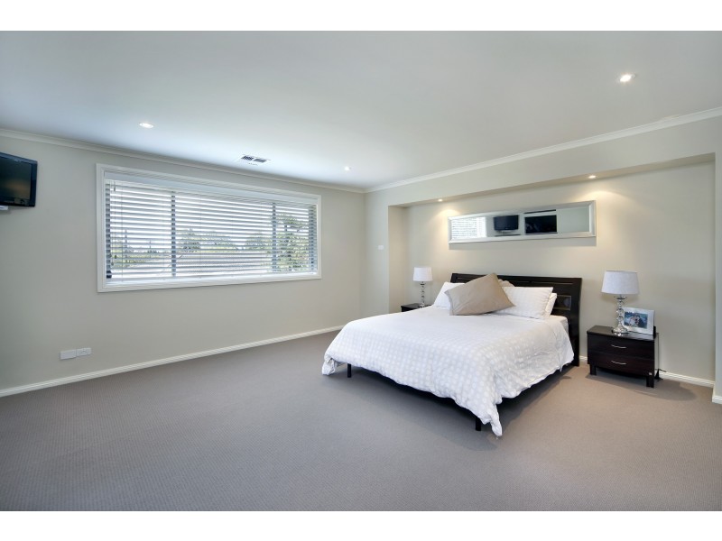 118 Gannons Road, Caringbah NSW 2229