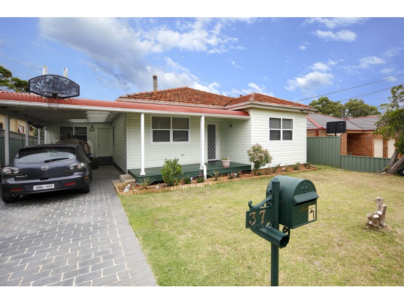 37 Raleigh Avenue, Caringbah NSW 2229